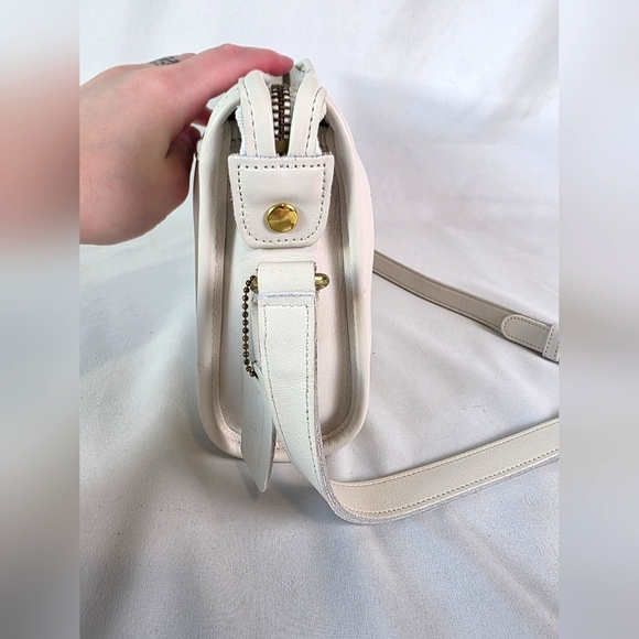 Vintage Coach Taylor 9944 Leather Crossbody White Ivory Glove Tanned Brass Bride - Picture 4 of 16